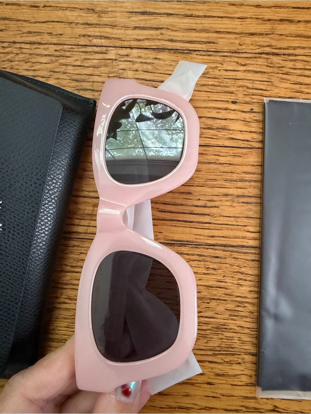 STRATA Pink Roadcase Sunglasses with Case and Accessories NWT - Picture 3 of 3